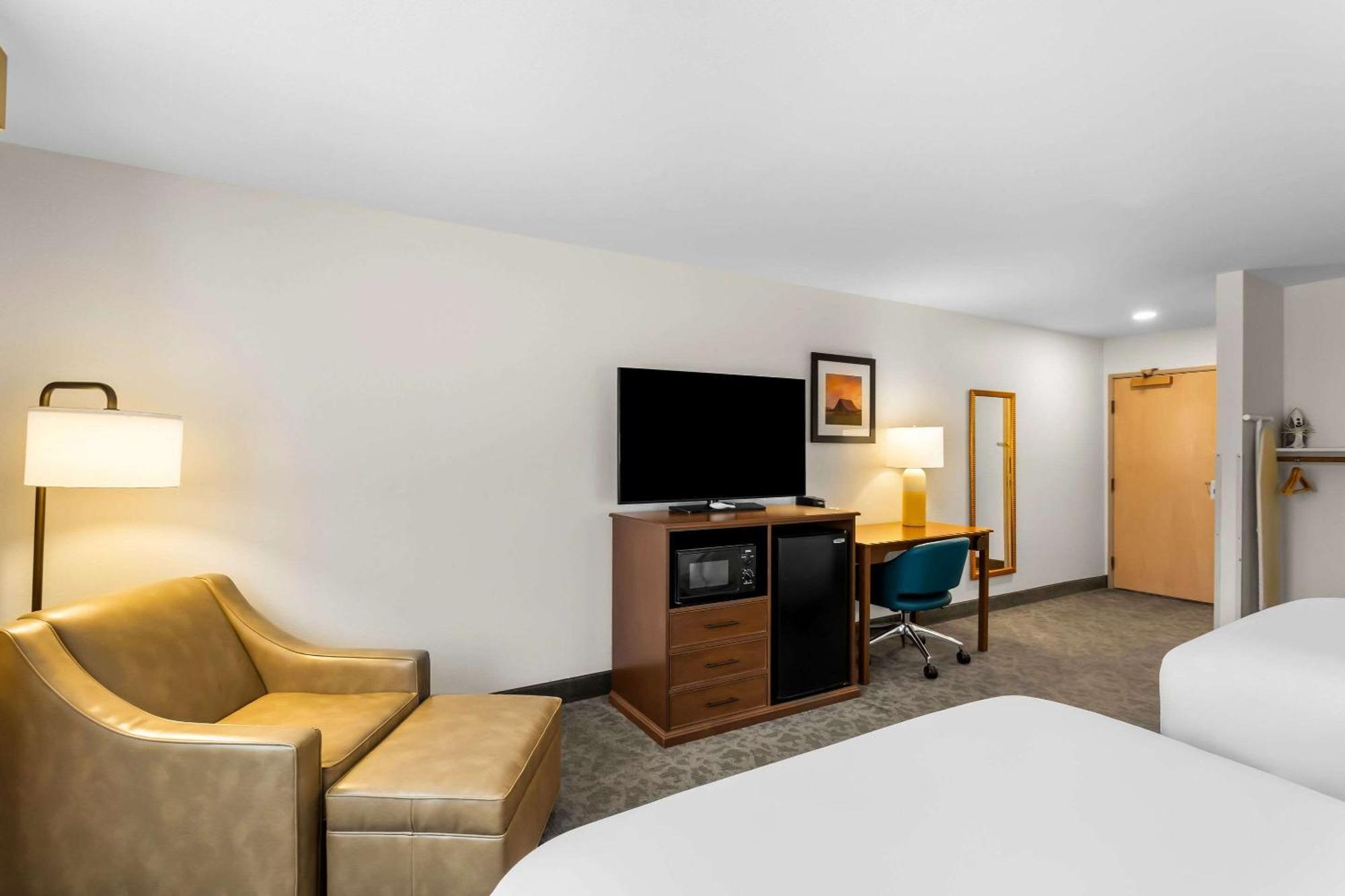 Comfort Inn & Suites Сузанвилл Экстерьер фото