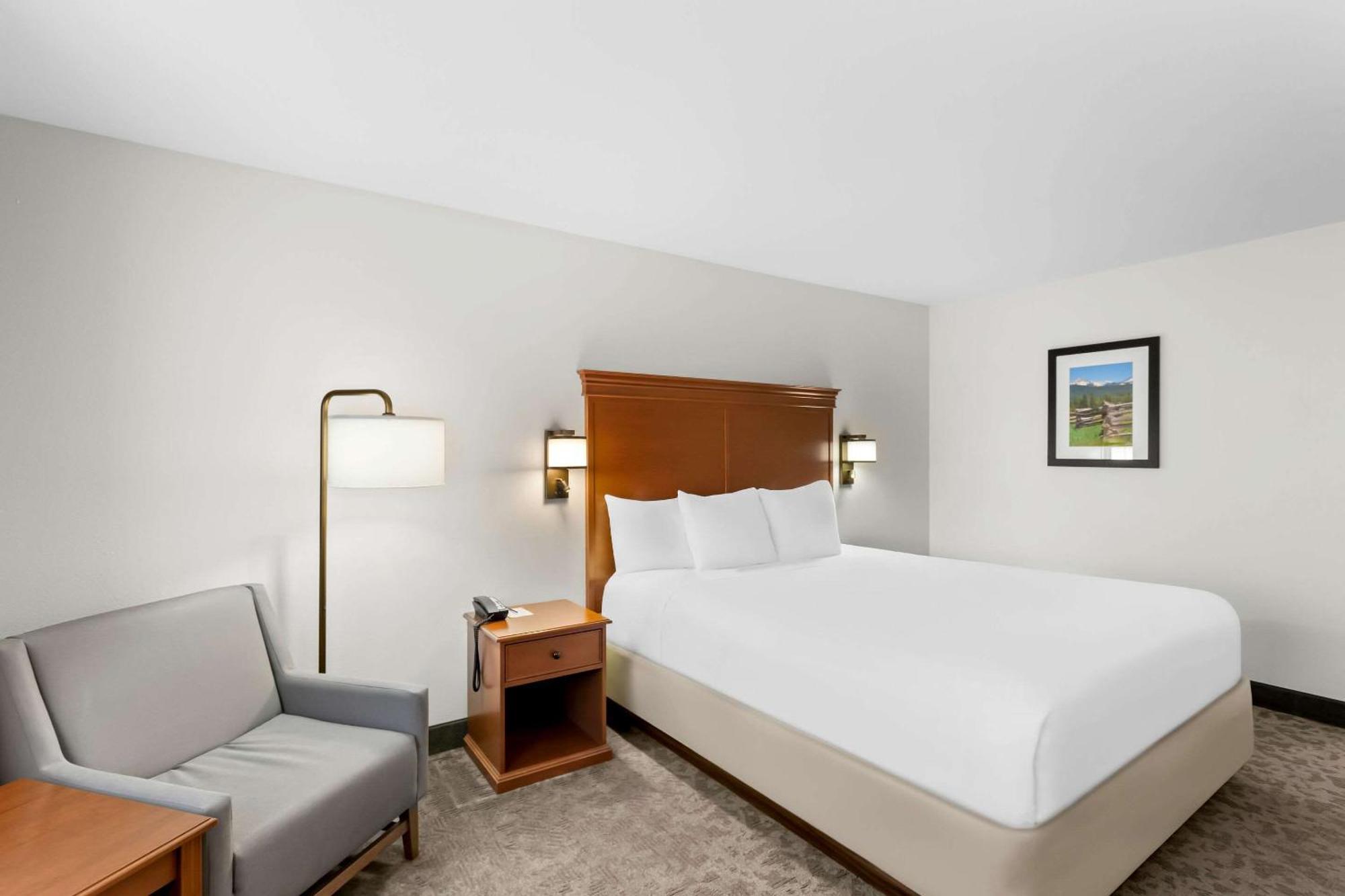 Comfort Inn & Suites Сузанвилл Экстерьер фото