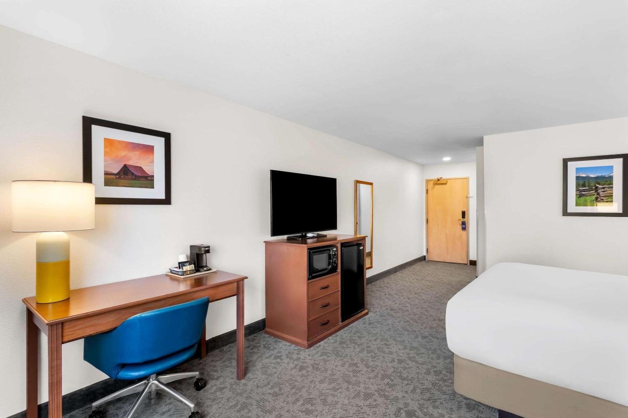 Comfort Inn & Suites Сузанвилл Экстерьер фото