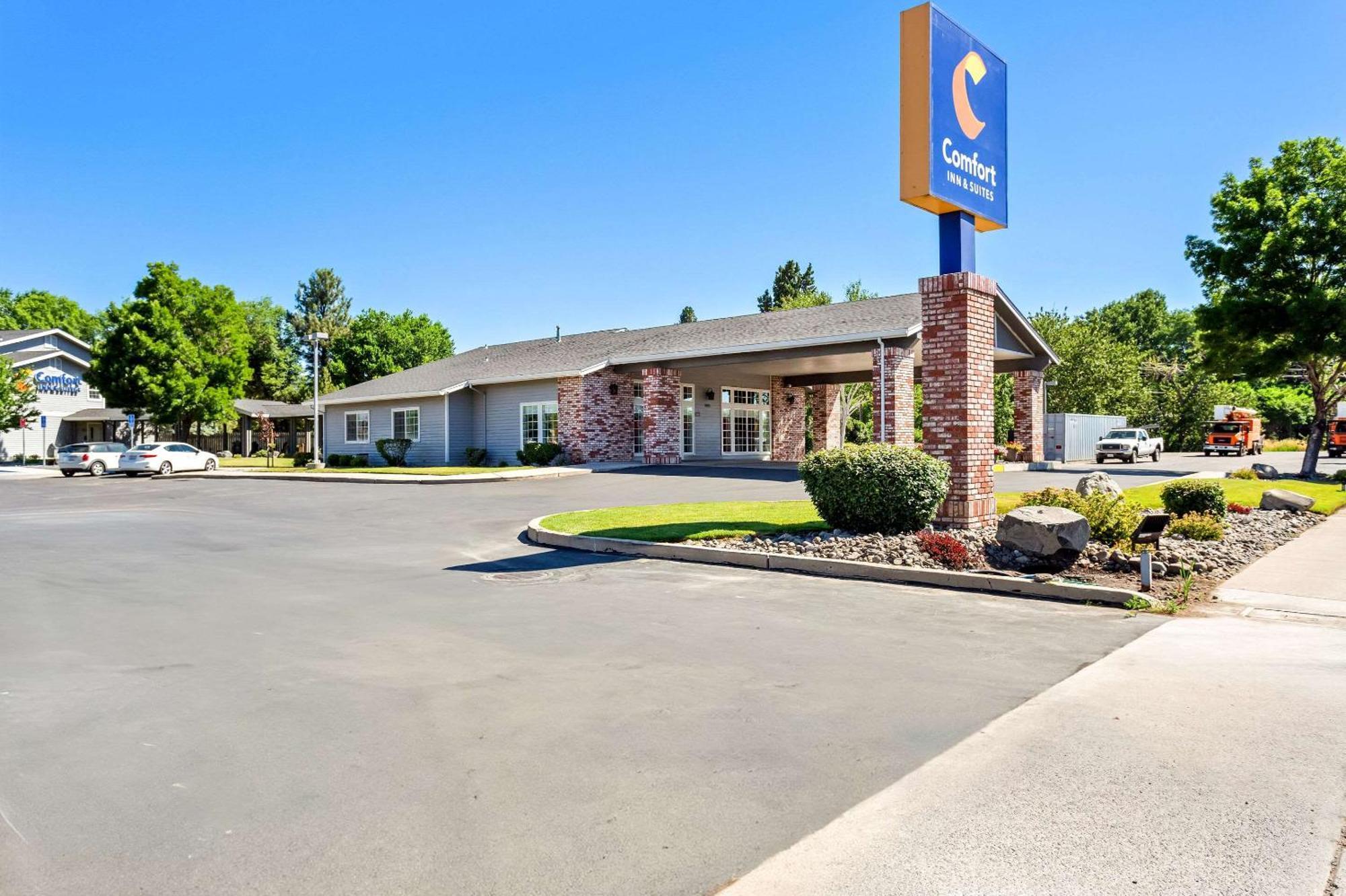 Comfort Inn & Suites Сузанвилл Экстерьер фото