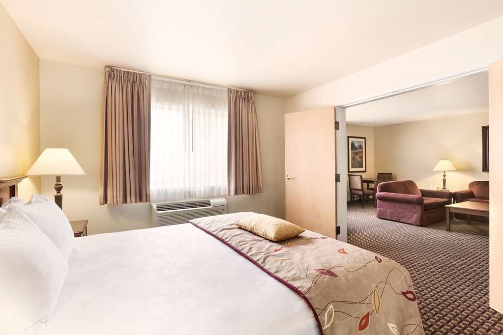 Comfort Inn & Suites Сузанвилл Номер фото