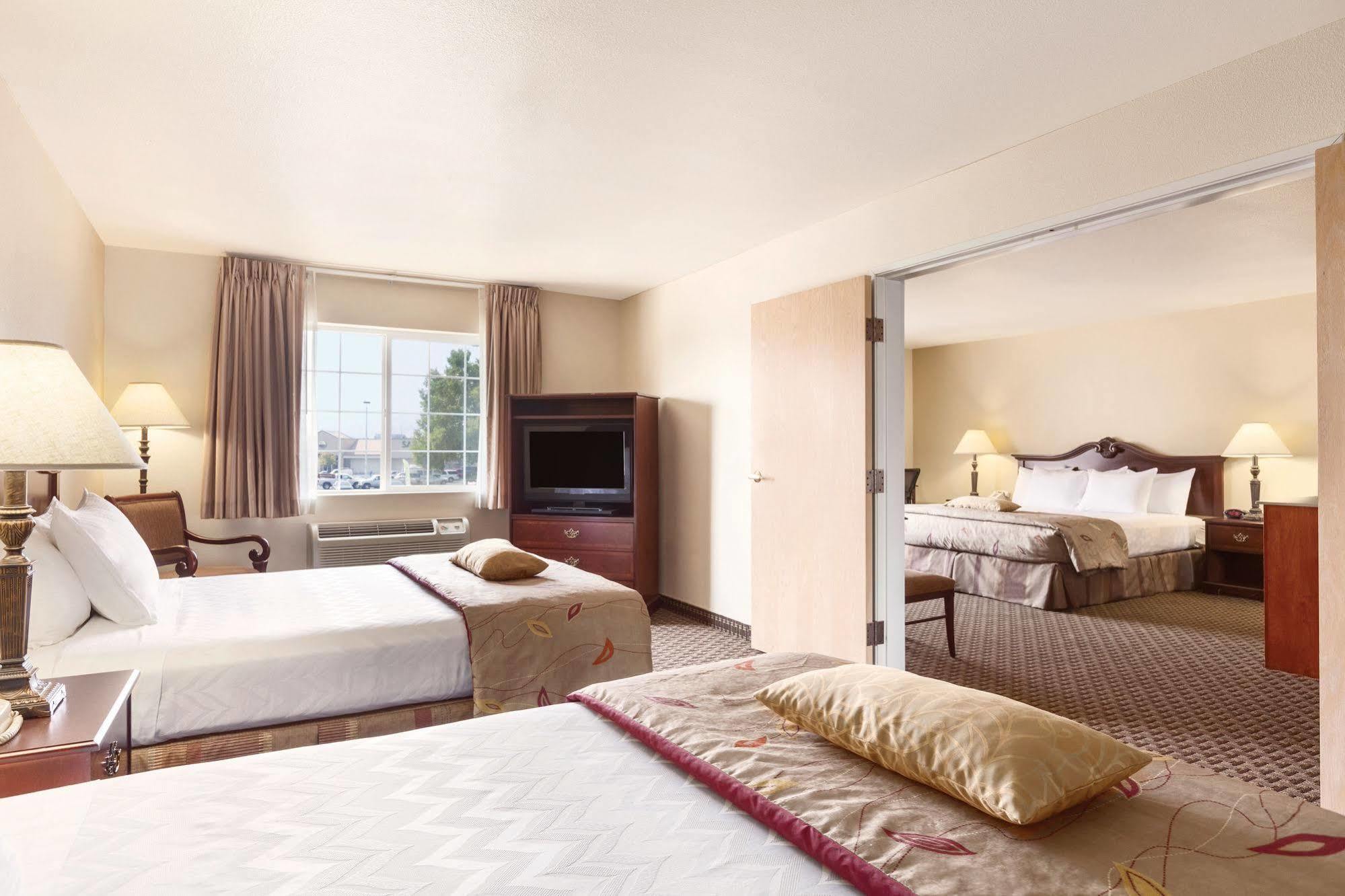 Comfort Inn & Suites Сузанвилл Экстерьер фото